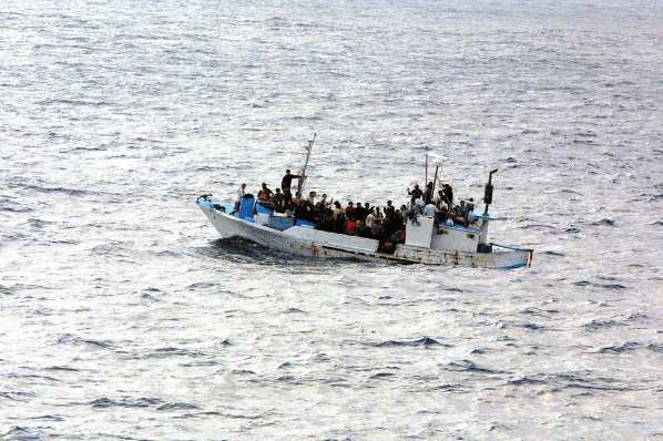 bateau avec des réfugiés